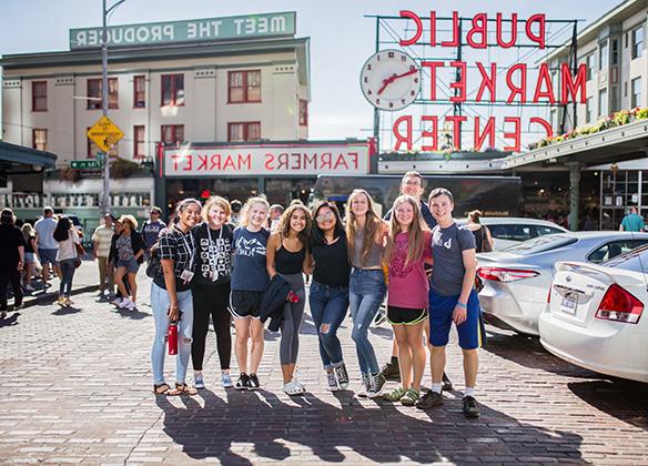 SPU Students pose at Pike Place Market in downtown 西雅图 | photo by Kailee Powers